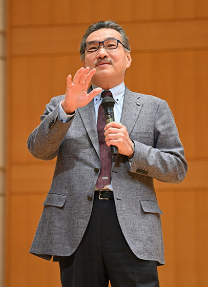 睡眠について講演する筑波大教授の柳沢さん=守山区の金城学院大で