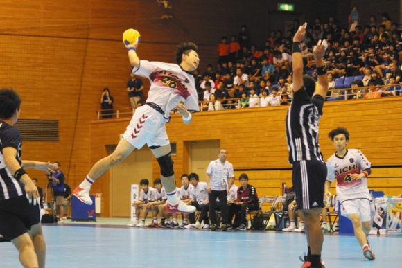 男子ハンドが準優勝 仲間退場し団結も 勝ち越しはならず スポーツ 高校ニュース 私立中学 高校受験ガイド 中日進学ナビ