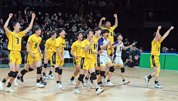 愛工大名電－星城　星城に勝利し、喜ぶ愛工大名電の選手たち＝豊田合成記念体育館エントリオで