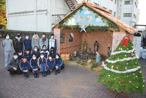 キリスト生誕 馬小屋を再現 瀬戸 聖カピタニオ女子高生 地域奉仕 高校ニュース 私立中学 高校受験ガイド 中日進学ナビ