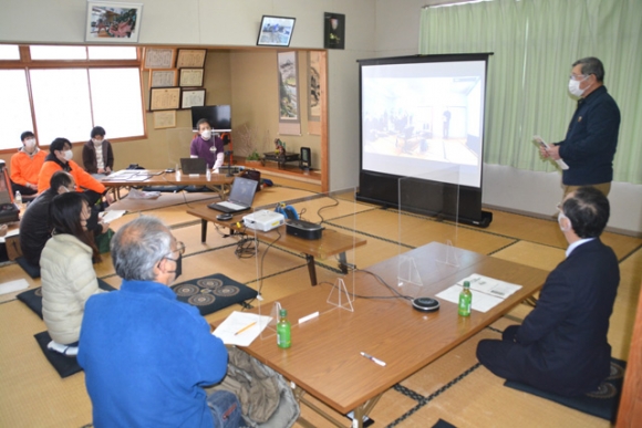 種蔵地区の農村風景を保存する取り組みについて意見交換した「ふるさと種蔵村議会」＝飛騨市宮川町で