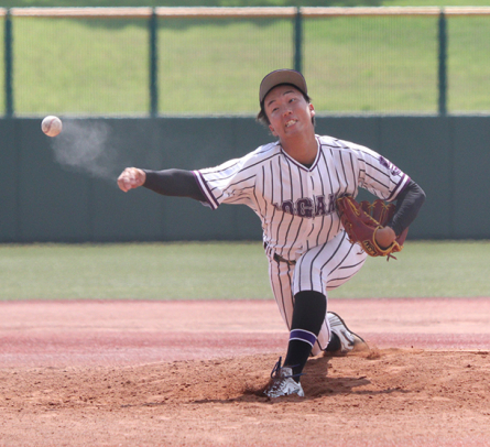 力投する東海学園大の加藤