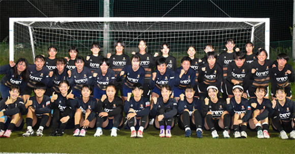 愛知東邦大女子サッカー部＝日進市米野木町で