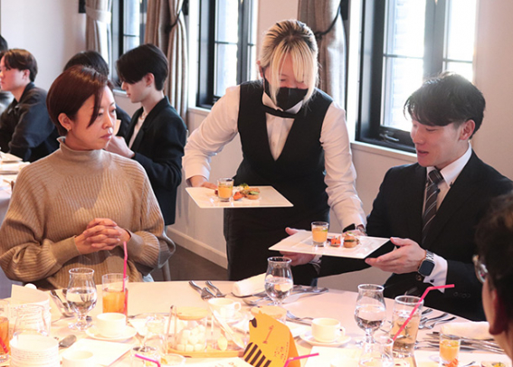 ジビエ料理が提供された「説明が長い料理店」＝中村区名駅南４で