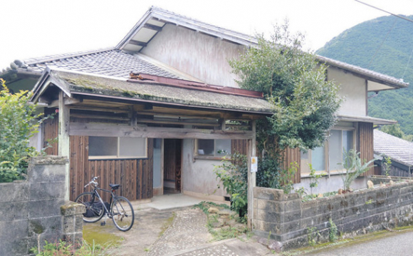ともりばの外観＝尾鷲市三木里町で