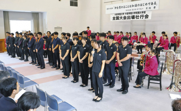 全国大会への意気込みを語る学生たち＝関市桐ケ丘の中部学院大関キャンパスで