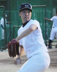 全日本大学野球選手権に向けた練習に励む中京大・真田直輝投手＝愛知県豊田市の中京大グラウンドで（川越亮太撮影）