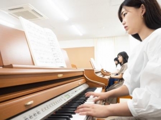 柳城短大ピアノサポート室